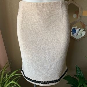 St. John Cream Knit Skirt black trim detail, sz 12